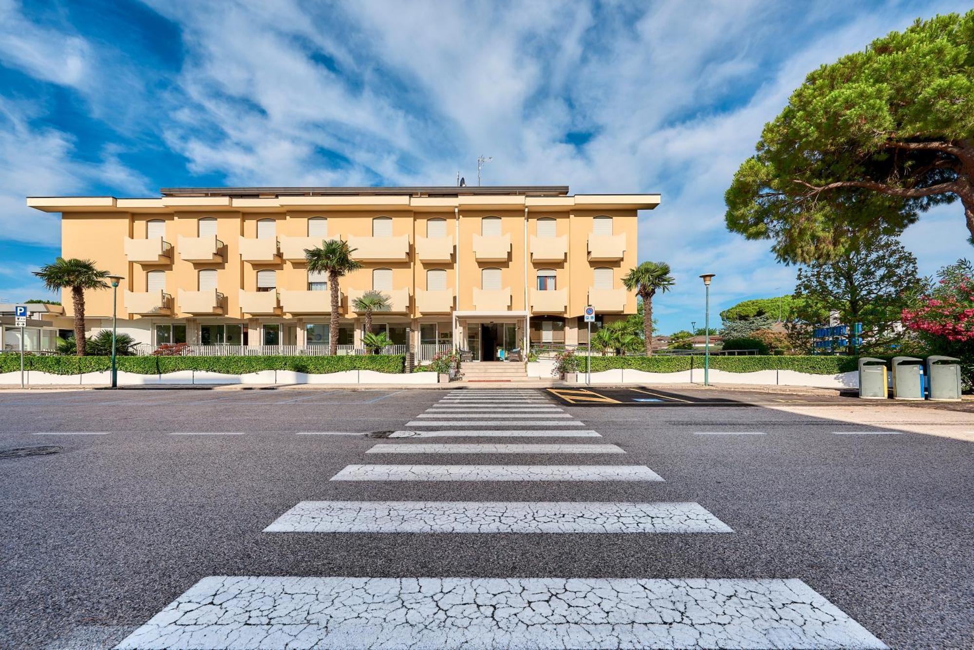 Junior Family Hotel Cavallino-Treporti Extérieur photo